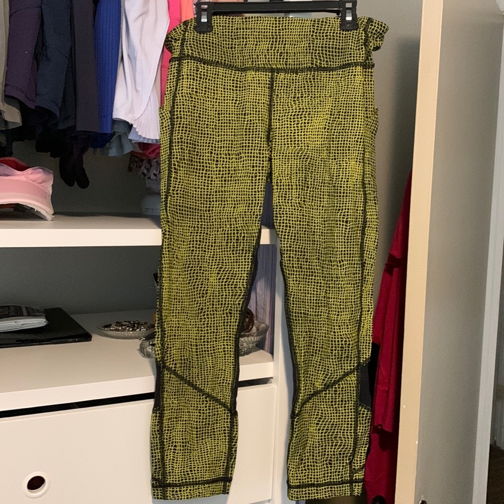 Lululemon neon yellow & black tight. Size 8